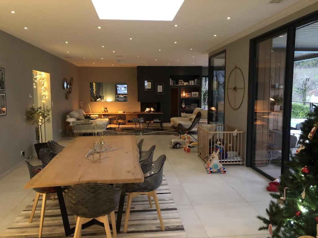 Grande Villa De Luxe Périgueux المظهر الخارجي الصورة